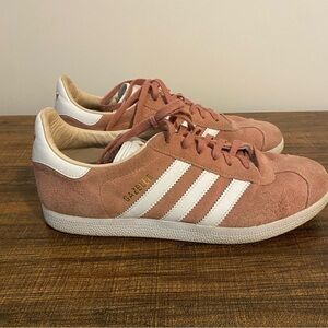 Adidas Gazelle Salmon Pink Sneakers size 8